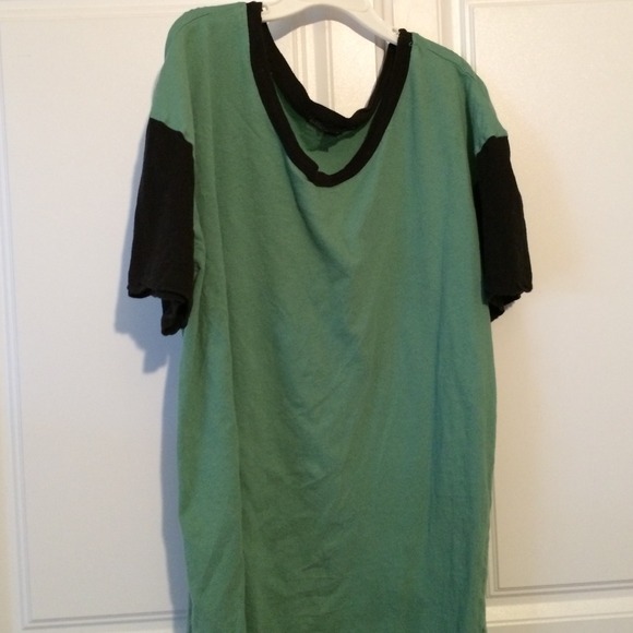 urban outfitter tee shirt