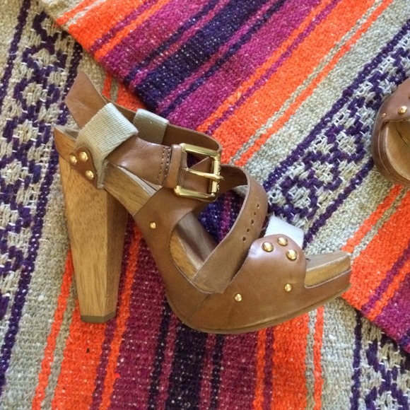 Michael Kors leather and wooden heels - Picture 2 of 3