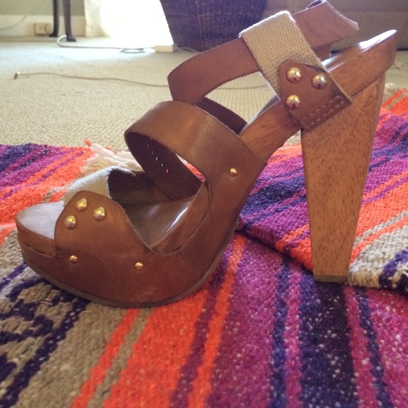 Michael Kors leather and wooden heels - Picture 3 of 3