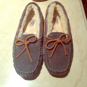 Ugg Dakota loafers/slippers size 7