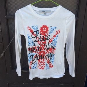 Live while we're young t shirt