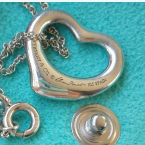 Tiffany & Co. Elsa Peretti heart necklace 90.00. - Picture 2 of 3