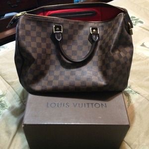 (SOLD) Authentic Louis Vuitton speedy 35