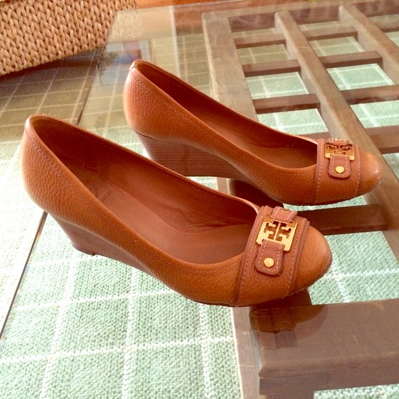 Tory Burch Shoes - 🎀HOST PICK 2X 🎀 TORY BURCH WEDGE SHOE 8.5 🎀