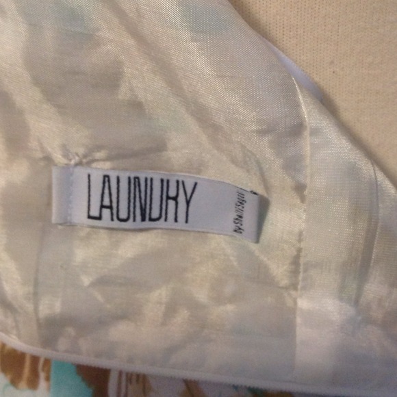 Laundry by Shelli Segal - Picture 4 of 4