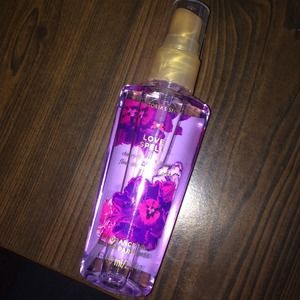 Mini bottle of Victoria secrets perfume!