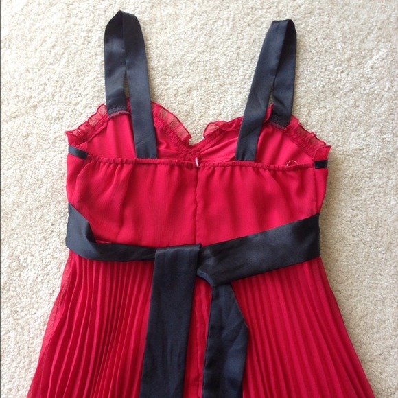 βοΈDonating MondayβοΈπHost Pick black & red dress - Picture 3 of 4