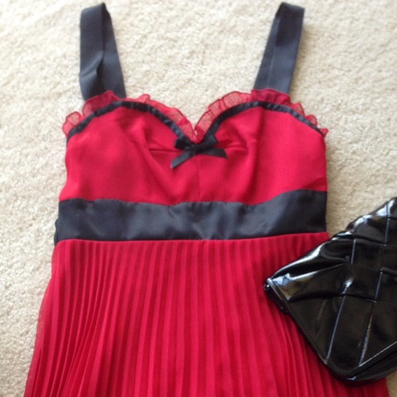 βοΈDonating MondayβοΈπHost Pick black & red dress - Picture 4 of 4
