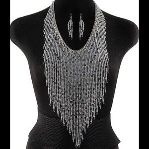 Oversized Necklace w/matching earrings set