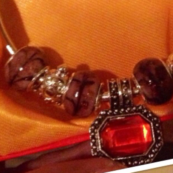 🚫SOLD🚫🎉Nice Bracelet🎉 - Picture 2 of 3