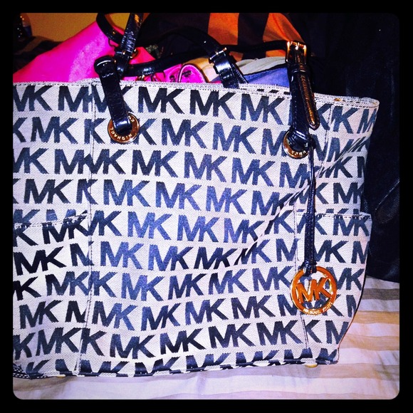 MK purse