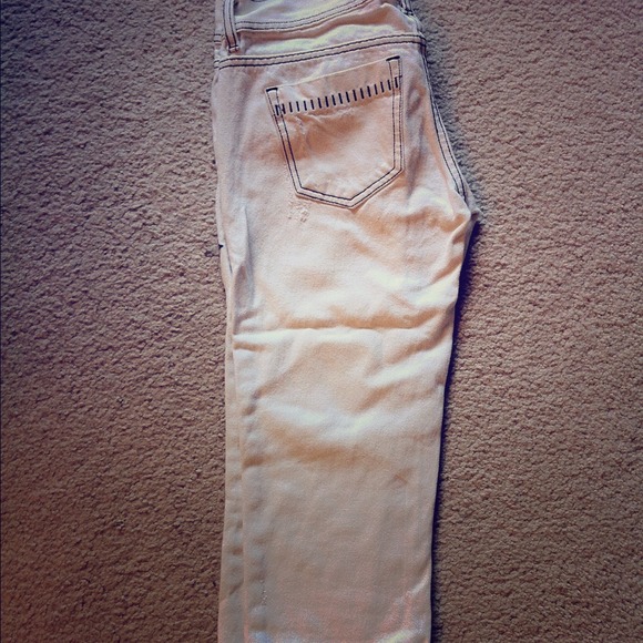 Old navy white Capri pants