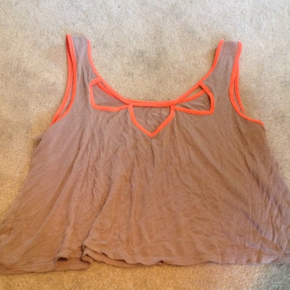 Crop top - Picture 2 of 4