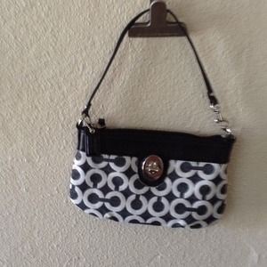 Small clack wristlet very cute clean