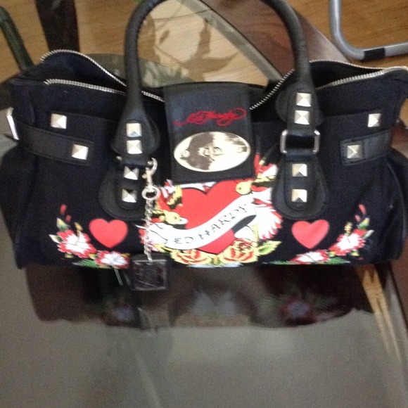 Ed hardy purse very nice and clean
