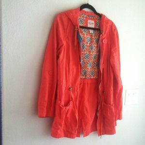 Hold....Coral overcoat perfect for spring or fall!