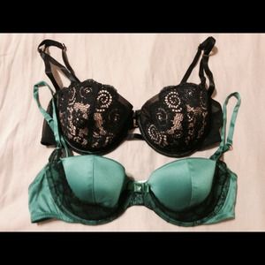 Victoria's Secret bra bundle-reserved for Annie