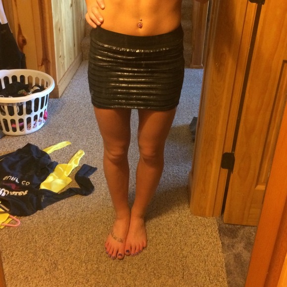 metallic gold/black pencil skirt
