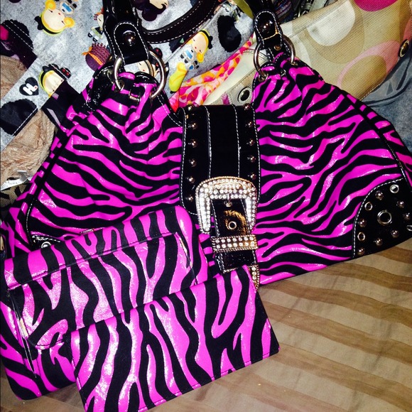 Pink zebra purse w/matching wallet &check cover