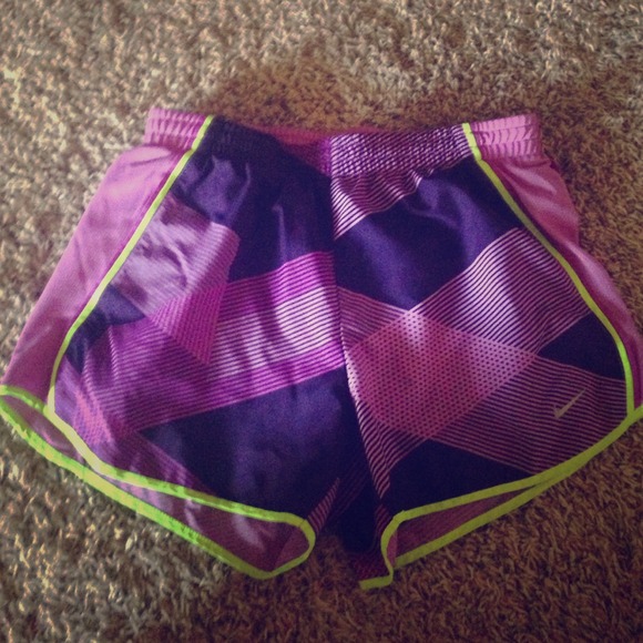 Nike shorts - Picture 1 of 2