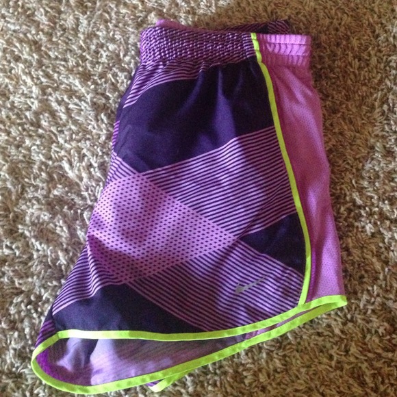 Nike shorts - Picture 2 of 2