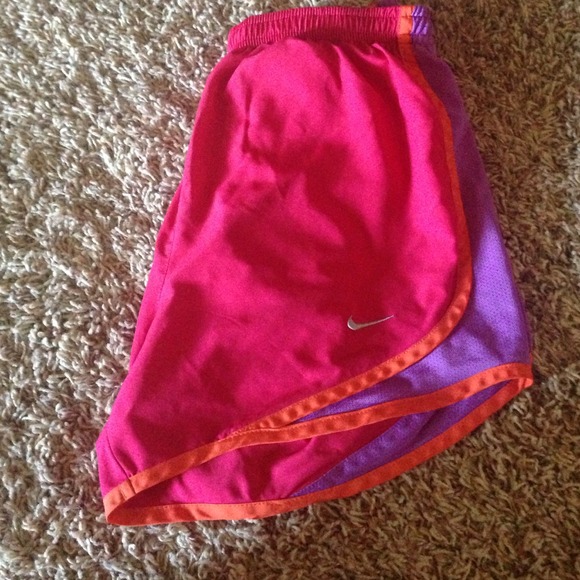 Nike shorts - Picture 2 of 2