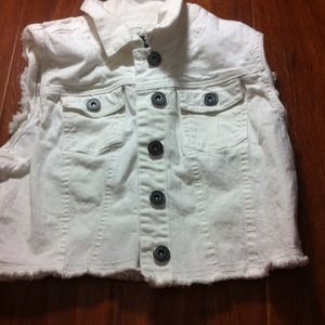 White cut off shoulder vest