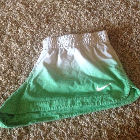 Nike shorts - Picture 2 of 2