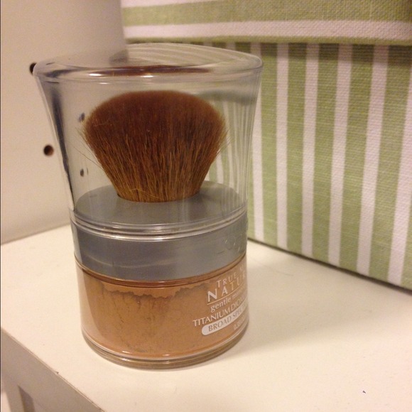 Makeup bundle - Picture 2 of 2