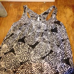 Aeropostale black and white tank