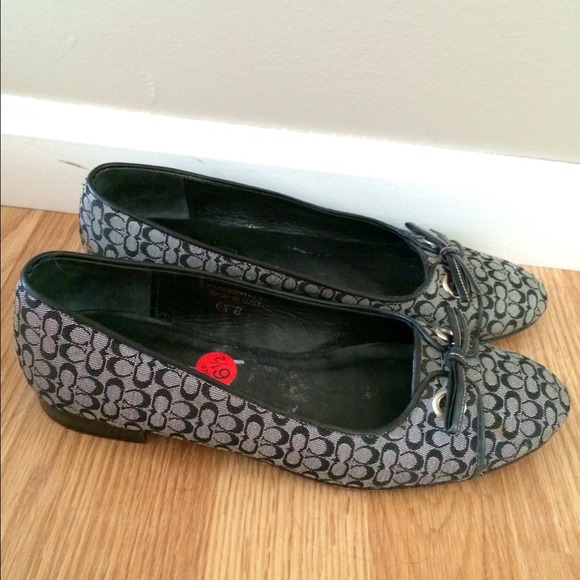 Coach flats
