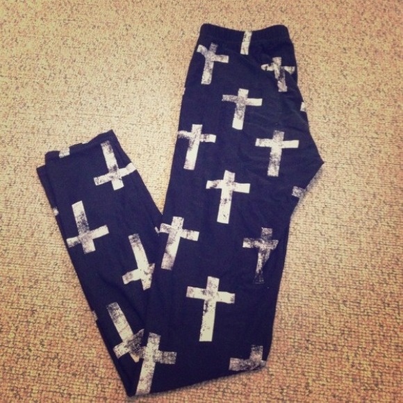 ❌SOLD❌ Cross Leggings