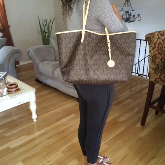 Michael kors Jet set tote. Shoulder bag. NO TRADES