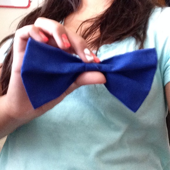 Two beautiful bows - Picture 2 of 3