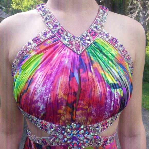 FINAL SALE!! NWOT! Prom dress size 4! - Picture 2 of 4