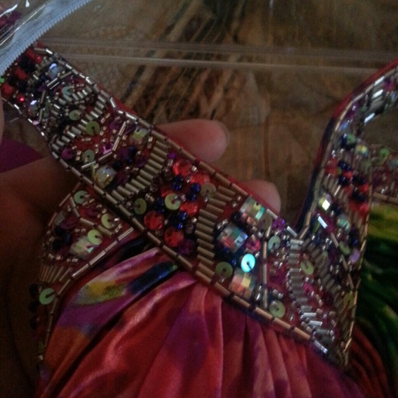 FINAL SALE!! NWOT! Prom dress size 4! - Picture 3 of 4