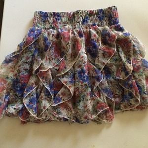 Short ruffled skirt