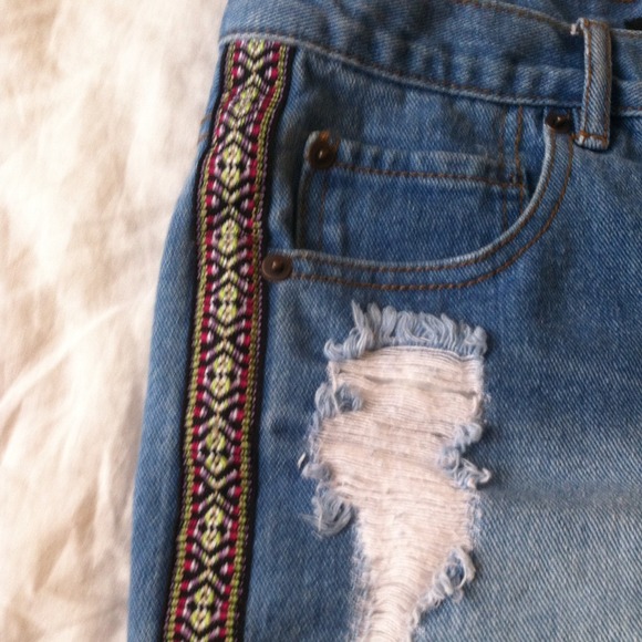 Blue Jean Mid Rise Shorts - Picture 3 of 4