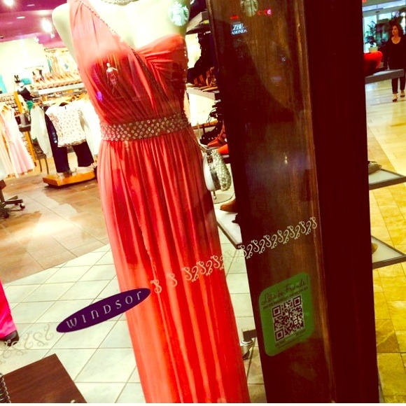 Salmon Prom Dress 💃
