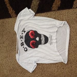 Obey tee with open back