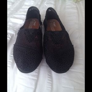 TOMS crochet classics