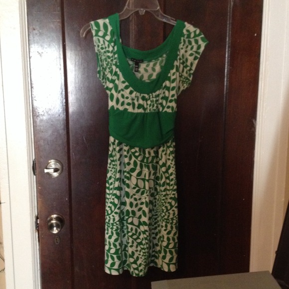 Green and off-white patterned FANG dress