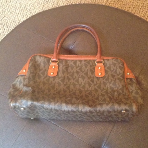 REDUCED! AUTHENTIC MICHAEL KORS TOTE