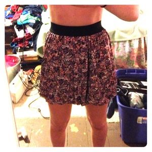 Floral & flowy skirt 🌸🌻
