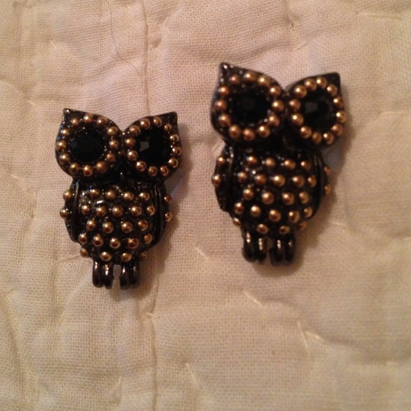 earrings & ring - Picture 3 of 4