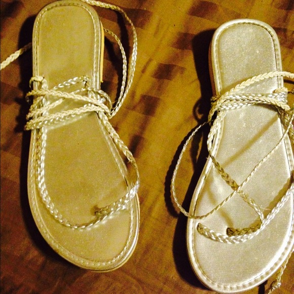 Wrap around sandals strings wrap around ur leg