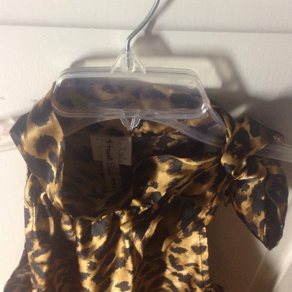 Top - Picture 2 of 2