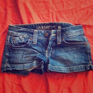 Adorable guess short shorts! Size 27