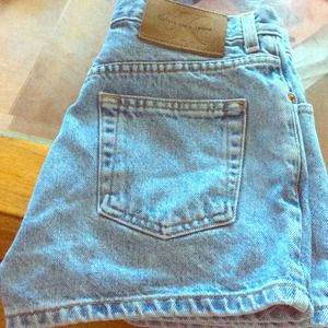 High waisted Calvin Klein jeans!