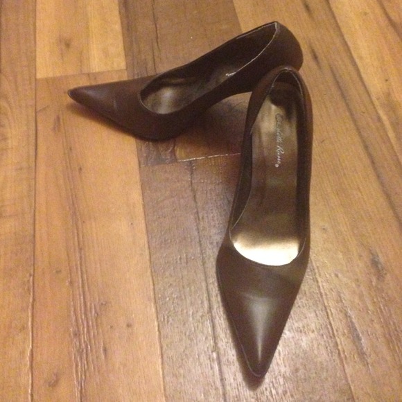 Never worn chocolate brown pumps